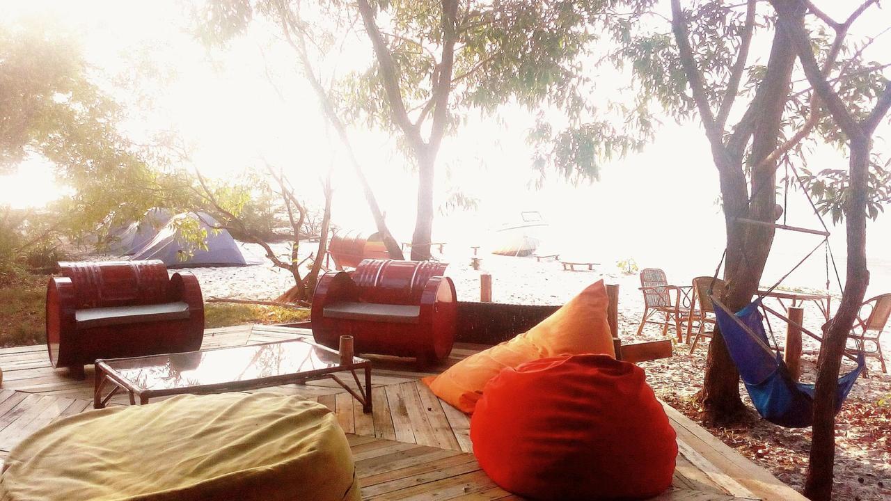 Hôtel The Boarding House à Sihanoukville Extérieur photo