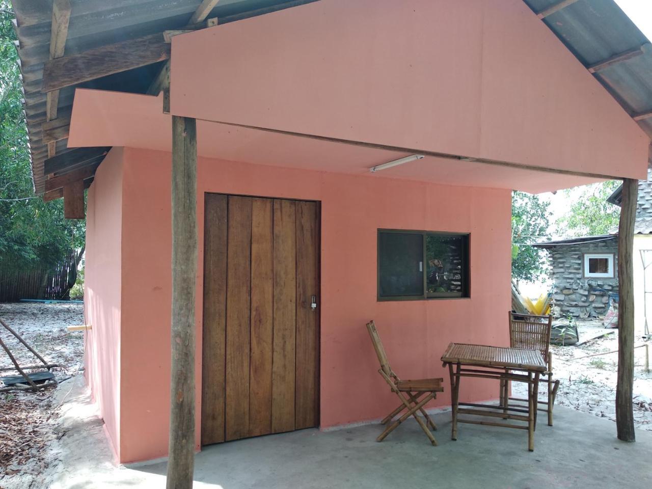 Hôtel The Boarding House à Sihanoukville Extérieur photo